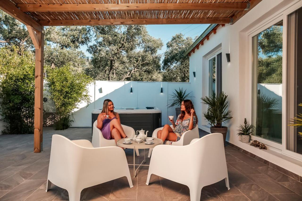Jacuzzi Deluxe Villa Skala Sotiros Exterior photo